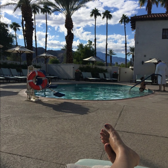 Meet your Posher, Sandy So Cali clothes hoarder - Picture 4 of 12